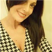 Salve, mi chiamo Romina vivo a Milano e sono una Naturopata specializzata in meditazione guidata e in cristalloterapia. Inoltre sono anche specializzata in dermocosmesi nel ruolo di Skin coach ed eseguo trattamenti di bellezza del viso a domicilio come Ko